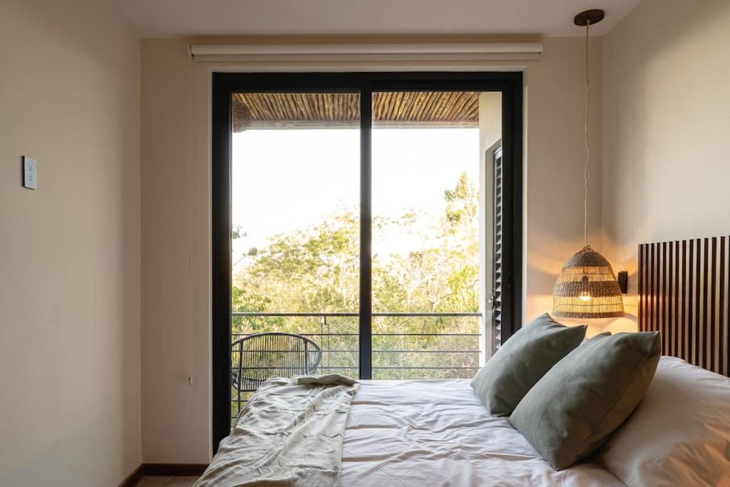 New 2 Bed And Bath - - Views To The Jungle Apartment