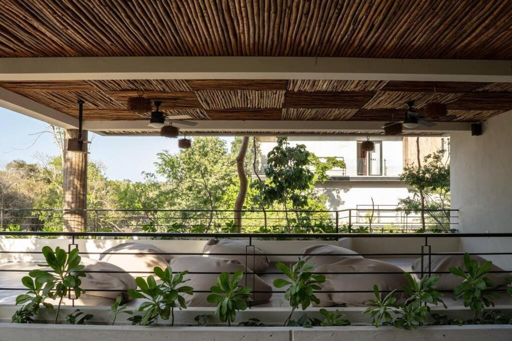 New 2 Bed And Bath - - Views To The Jungle *