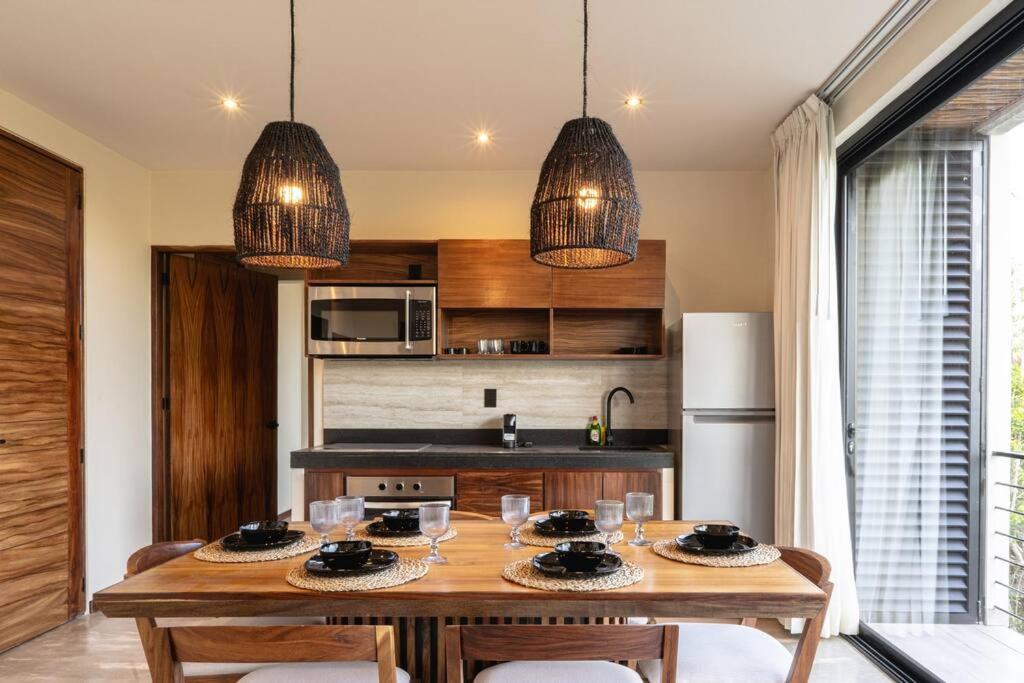 New 2 Bed And Bath - - Views To The Jungle