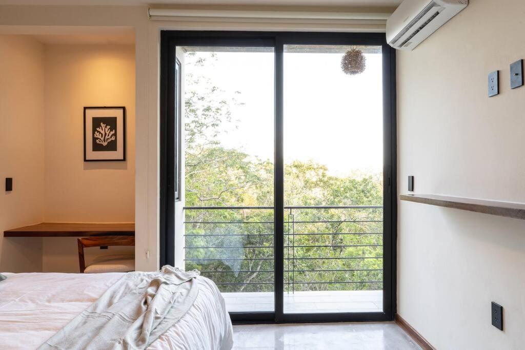 New 2 Bed And Bath - - Views To The Jungle