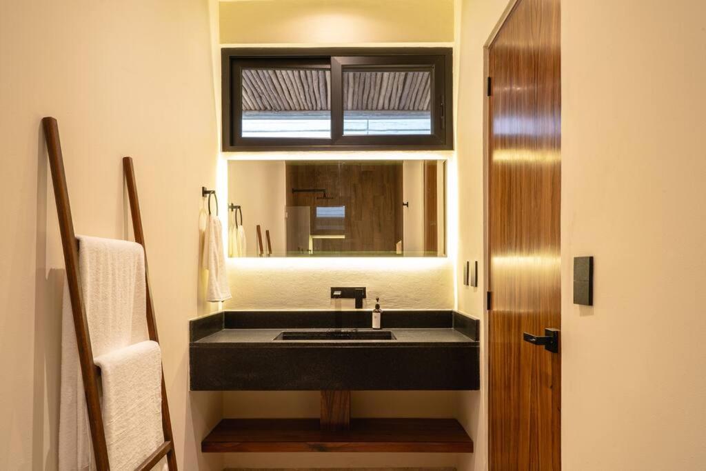 New 2 Bed And Bath - - Views To The Jungle Apartment