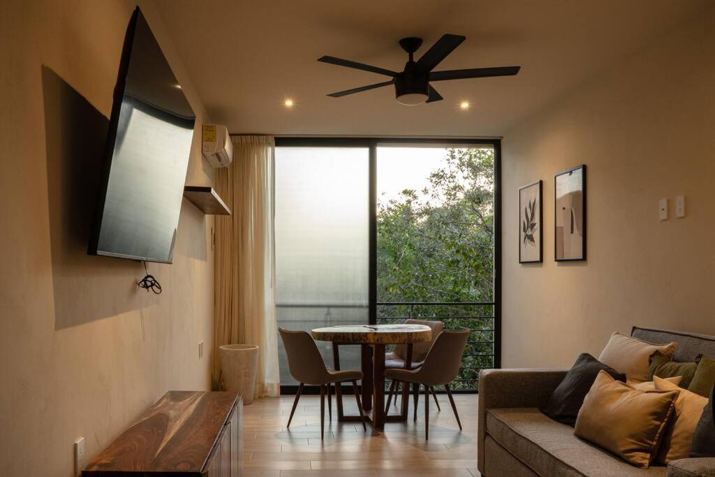 Apartment New 2 Bed And Bath - - Views To The Jungle