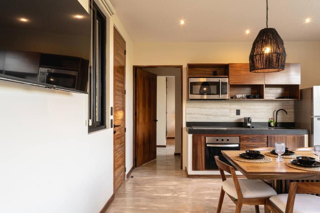 New 2 Bed And Bath - - Views To The Jungle *